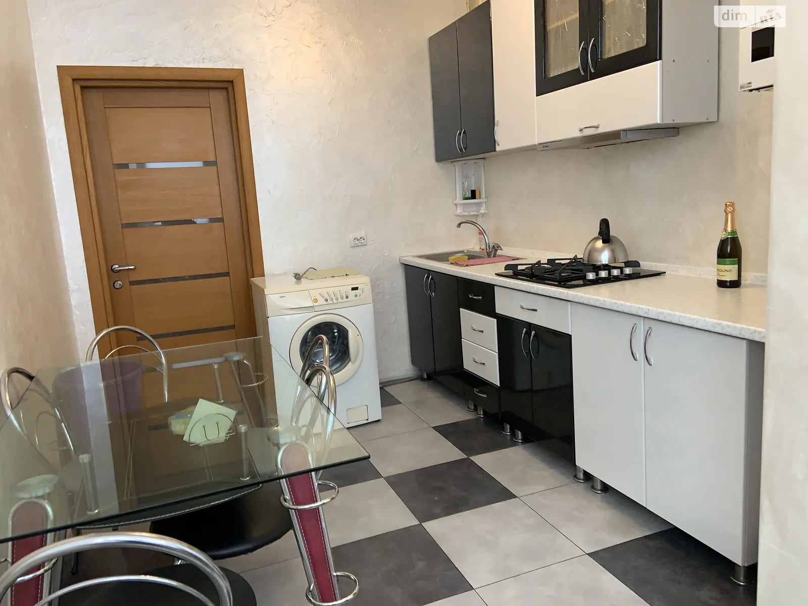 Продается 1-комнатная квартира 43.4 кв. м в Черноморске, ул. Защитников Украины(1 Мая) - фото 1