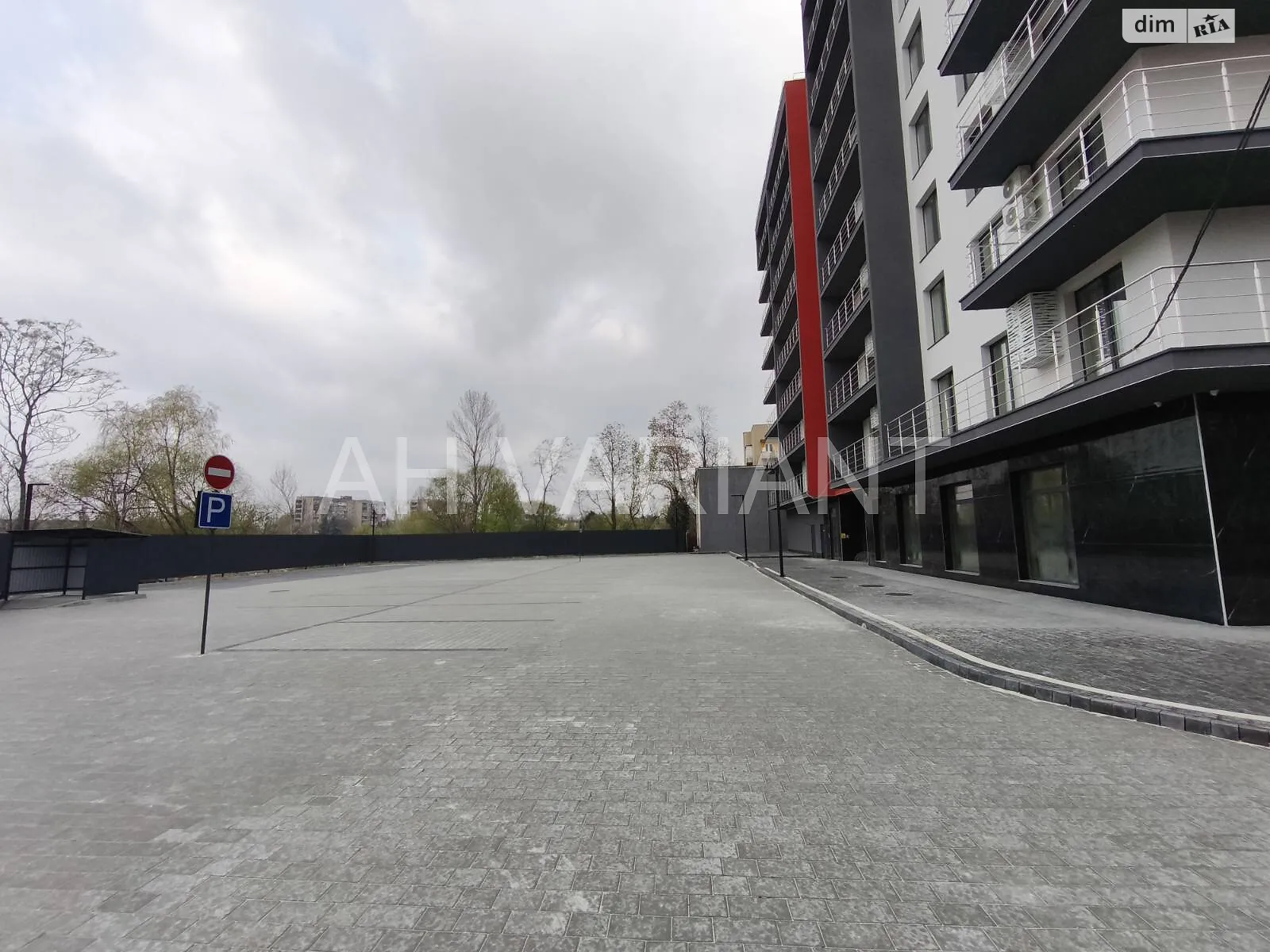 Продается 1-комнатная квартира 33 кв. м в Ужгороде, ул. Минайская - фото 1
