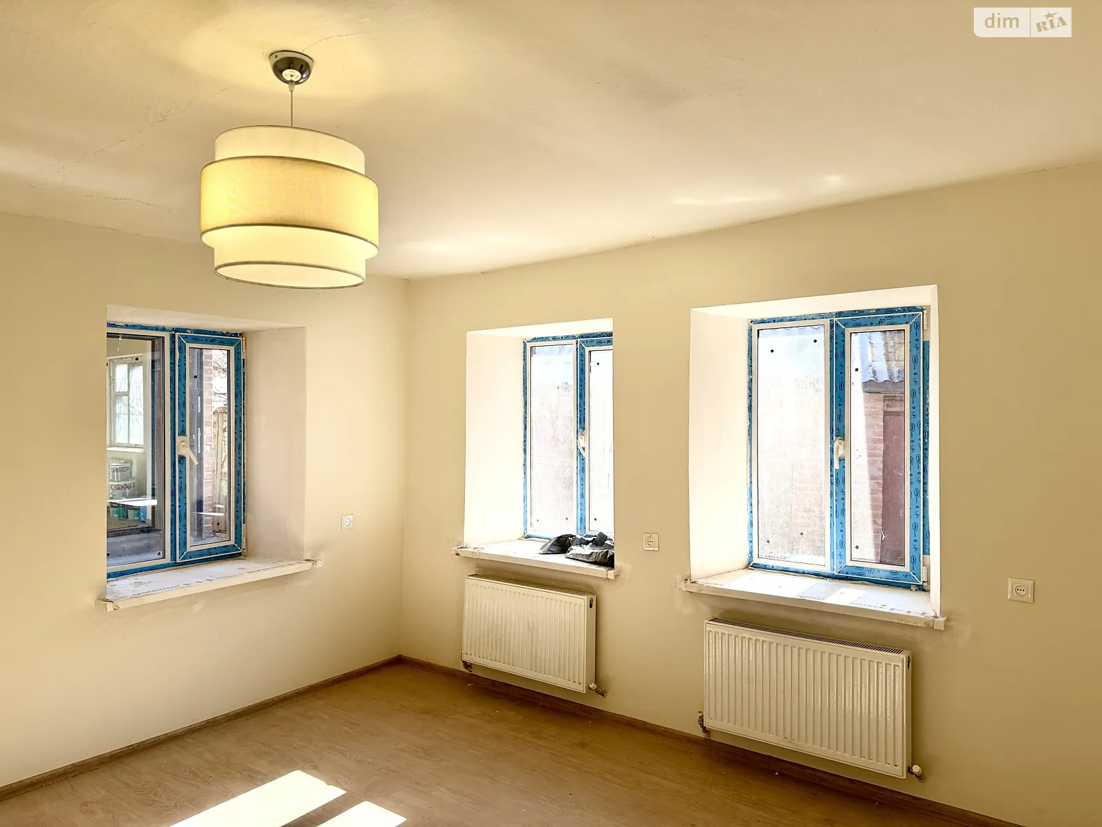 Продается одноэтажный дом 56 кв. м с гаражом, цена: 49497 $ - фото 1