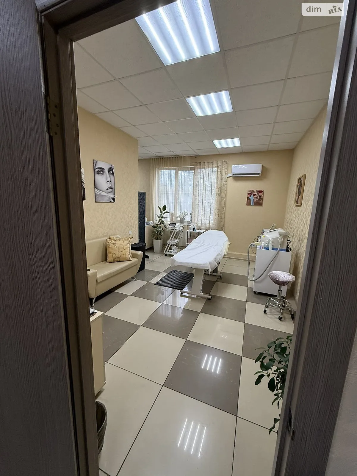 Продається приміщення вільного призначення 65.1 кв. м в 4-поверховій будівлі, цена: 65000 $ - фото 1