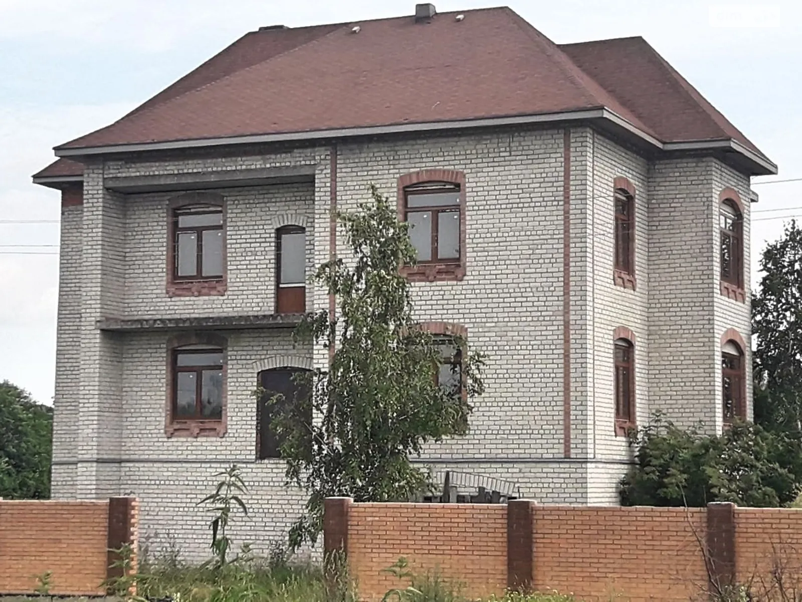 Продается дом на 2 этажа 393.2 кв. м с подвалом, цена: 40000 $ - фото 1