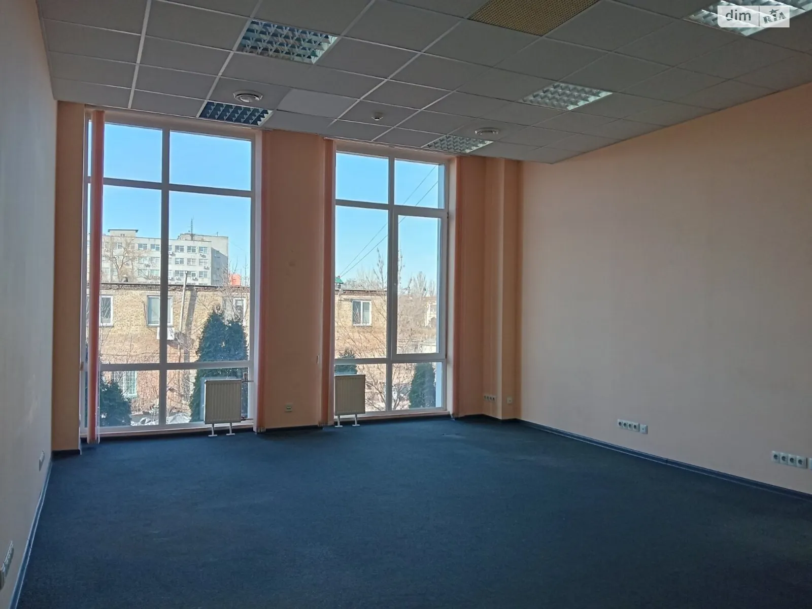 Сдается в аренду офис 47.6 кв. м в бизнес-центре, цена: 14280 грн - фото 1