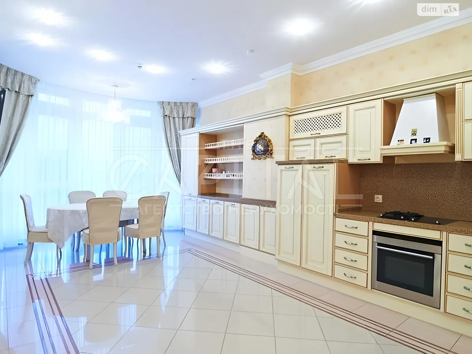 Сдается в аренду 4-комнатная квартира 240 кв. м в Киеве, наб. Оболонская, 7 - фото 1