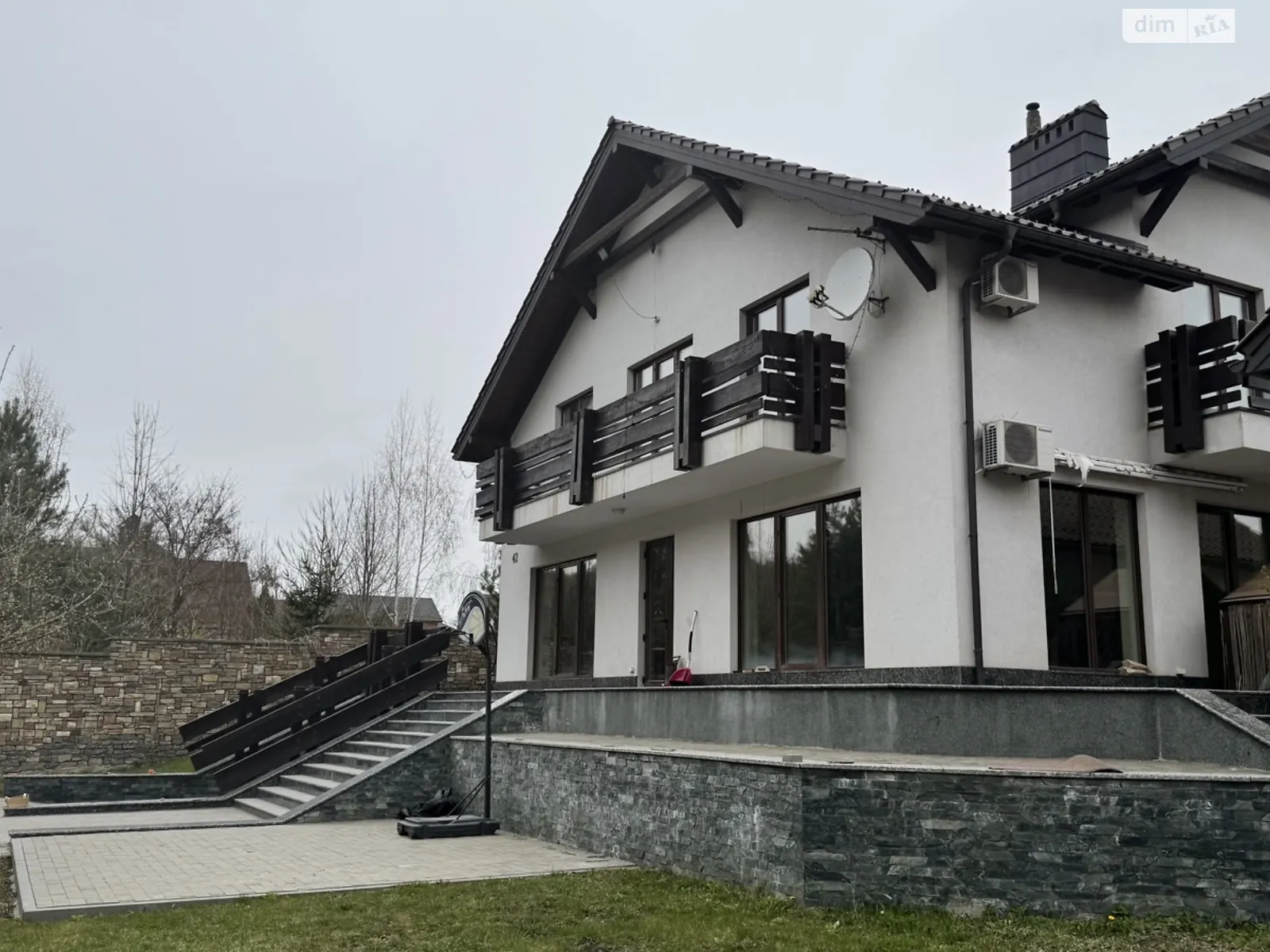 Продается дом на 3 этажа 385 кв. м с верандой, цена: 550000 $ - фото 1