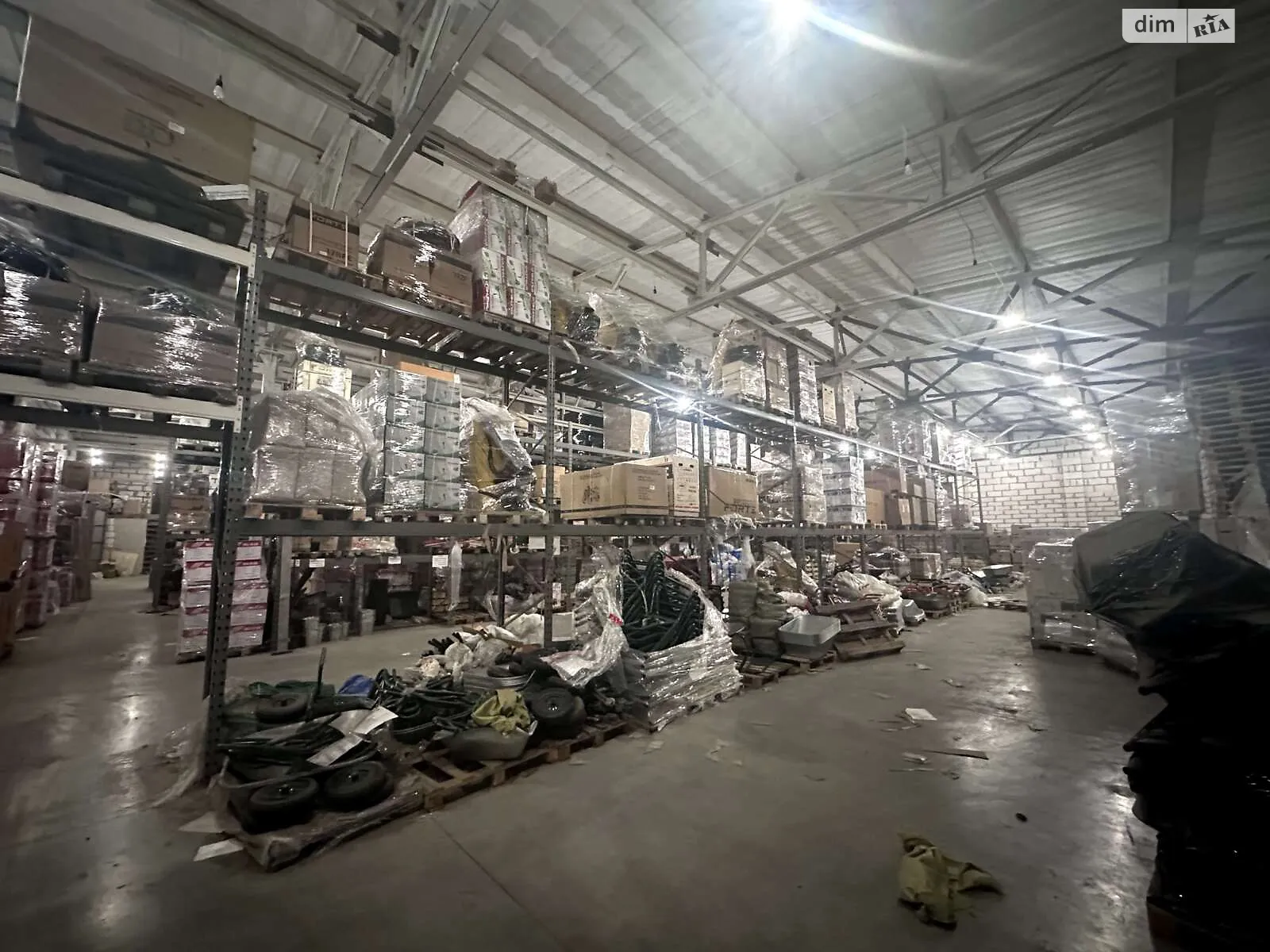 Здається в оренду об'єкт сфери послуг 1200 кв. м в 1-поверховій будівлі, цена: 3600 $ - фото 1