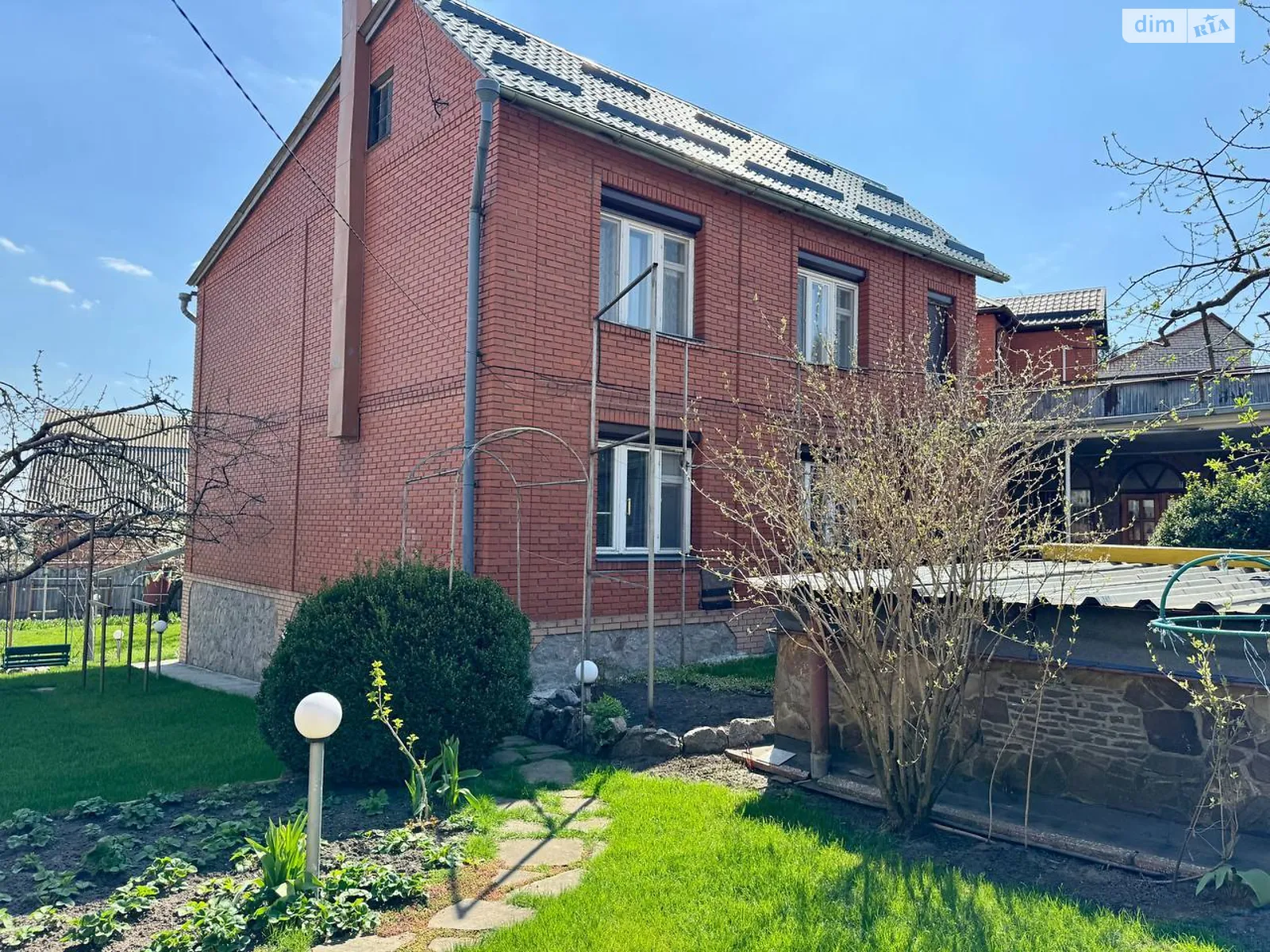 Продается дом на 2 этажа 262.2 кв. м с бассейном, цена: 185000 $ - фото 1