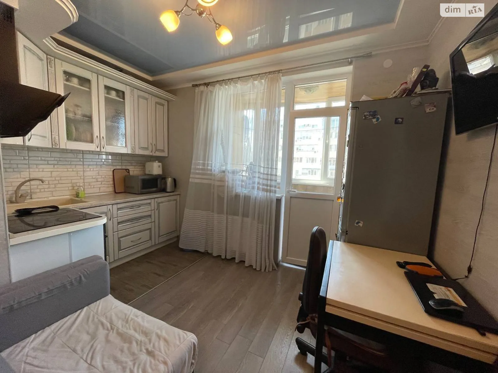 Продається 1-кімнатна квартира 37 кв. м у Лиманці, мас. Радужний, 15/2 - фото 1