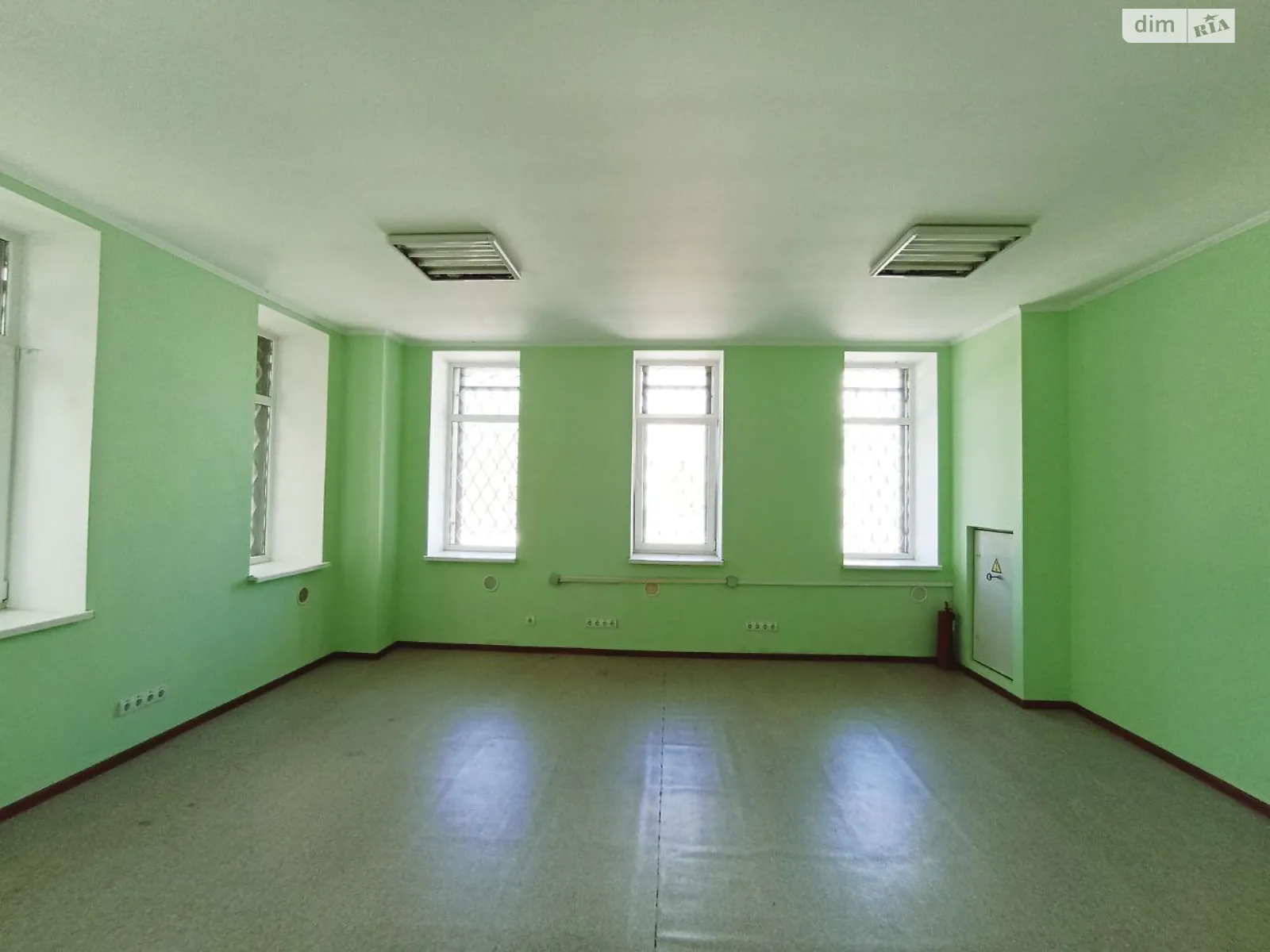 Сдается в аренду офис 36 кв. м в бизнес-центре, цена: 5000 грн - фото 1