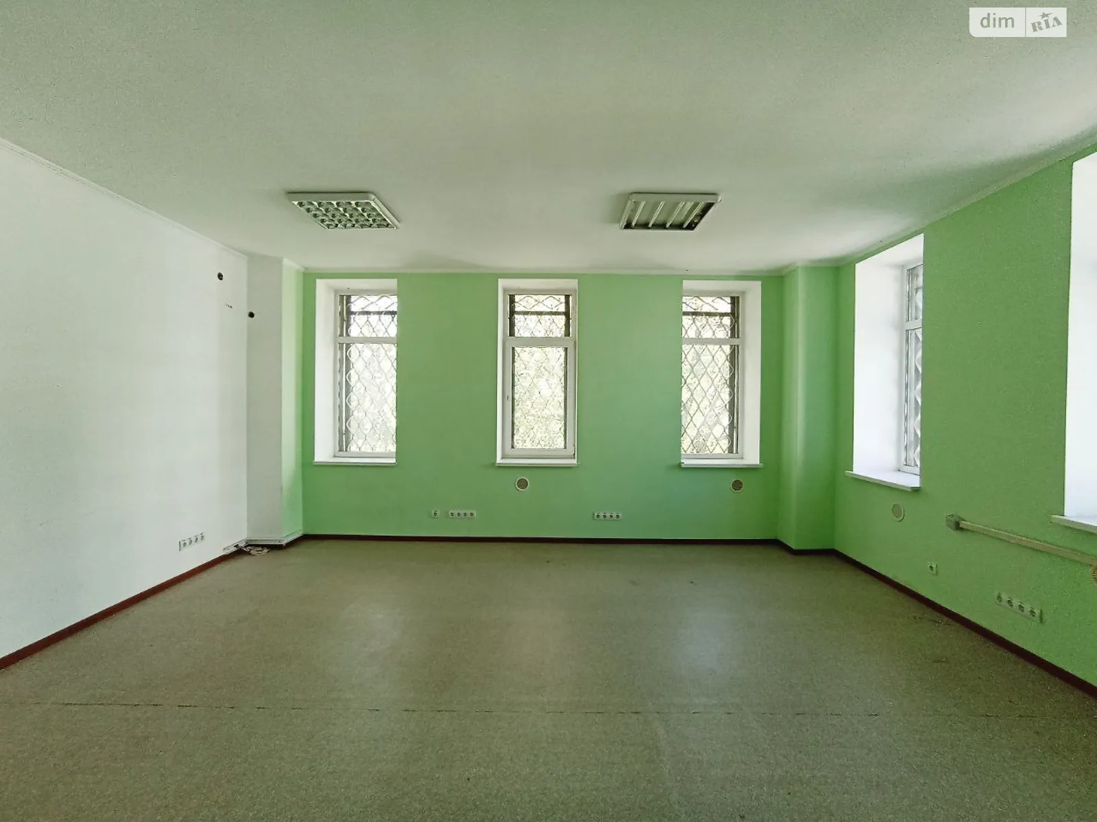 Сдается в аренду офис 36 кв. м в бизнес-центре, цена: 5000 грн - фото 1