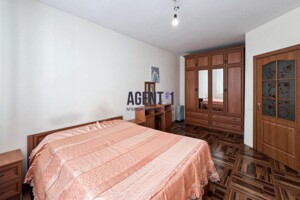 Продажа квартиры, Киевская, Петропавловская Борщаговка, Мира улица, дом 15