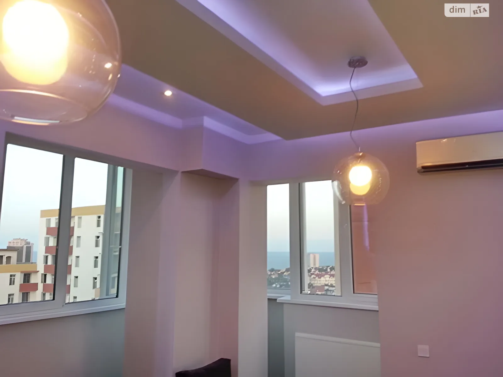Продається 1-кімнатна квартира 73 кв. м у Одесі, вул. Педагогічна, 21 - фото 1