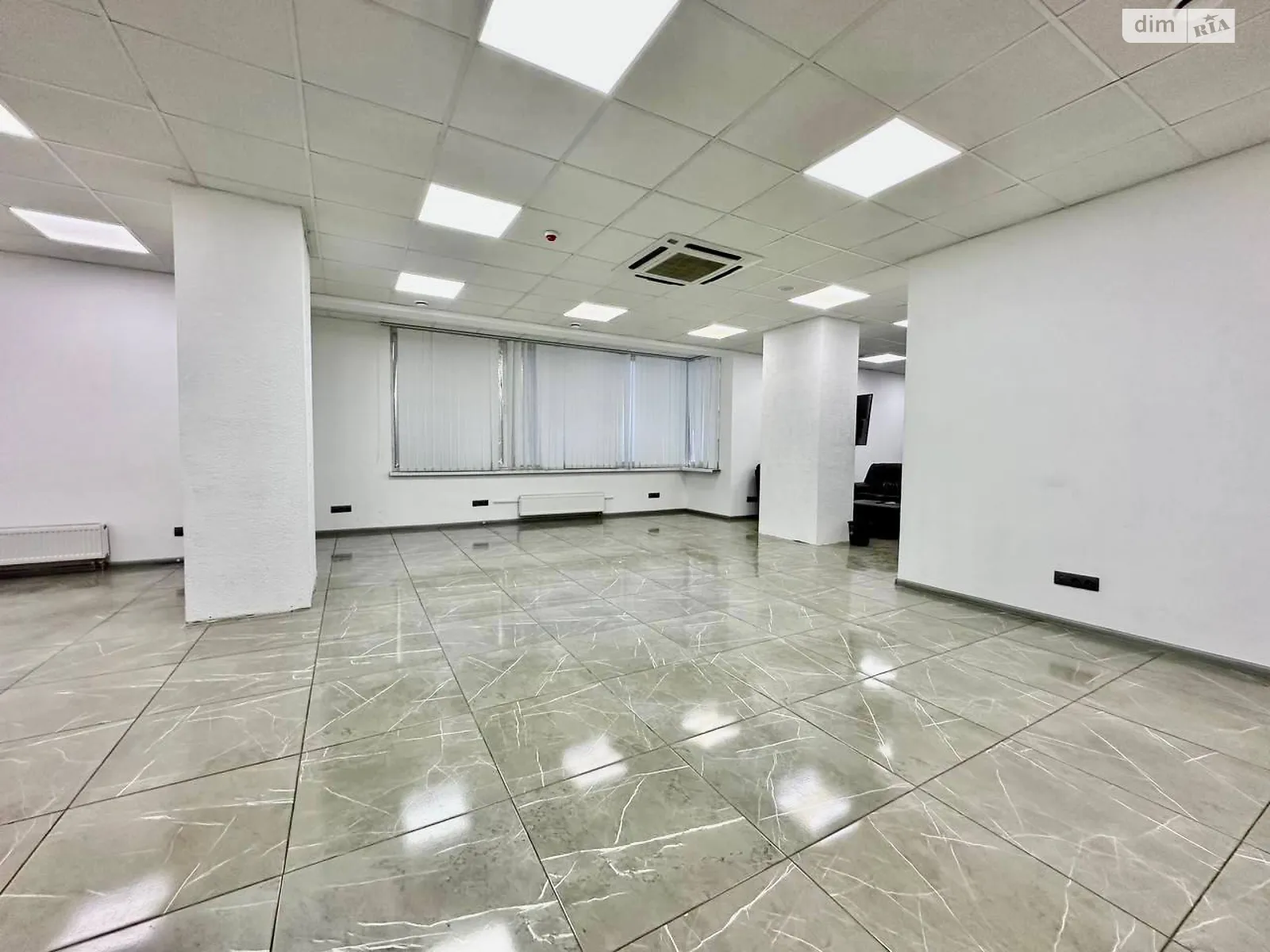 Сдается в аренду офис 123 кв. м в бизнес-центре, цена: 35000 грн - фото 1