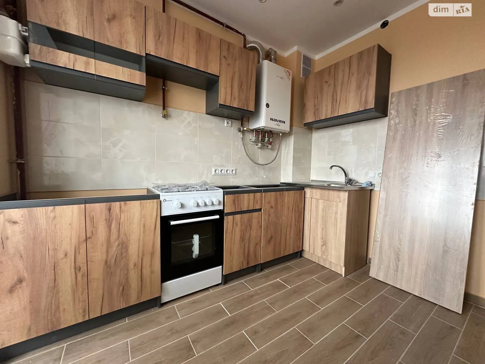 Продается 1-комнатная квартира 41 кв. м в Буче, ул. Лесная, 1Б - фото 1