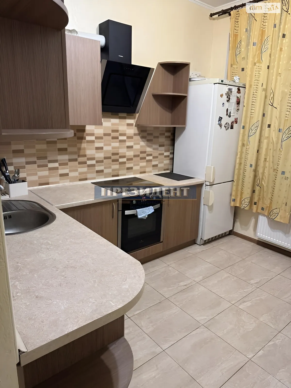Продается 1-комнатная квартира 40 кв. м в Одессе, ул. Марсельская - фото 1
