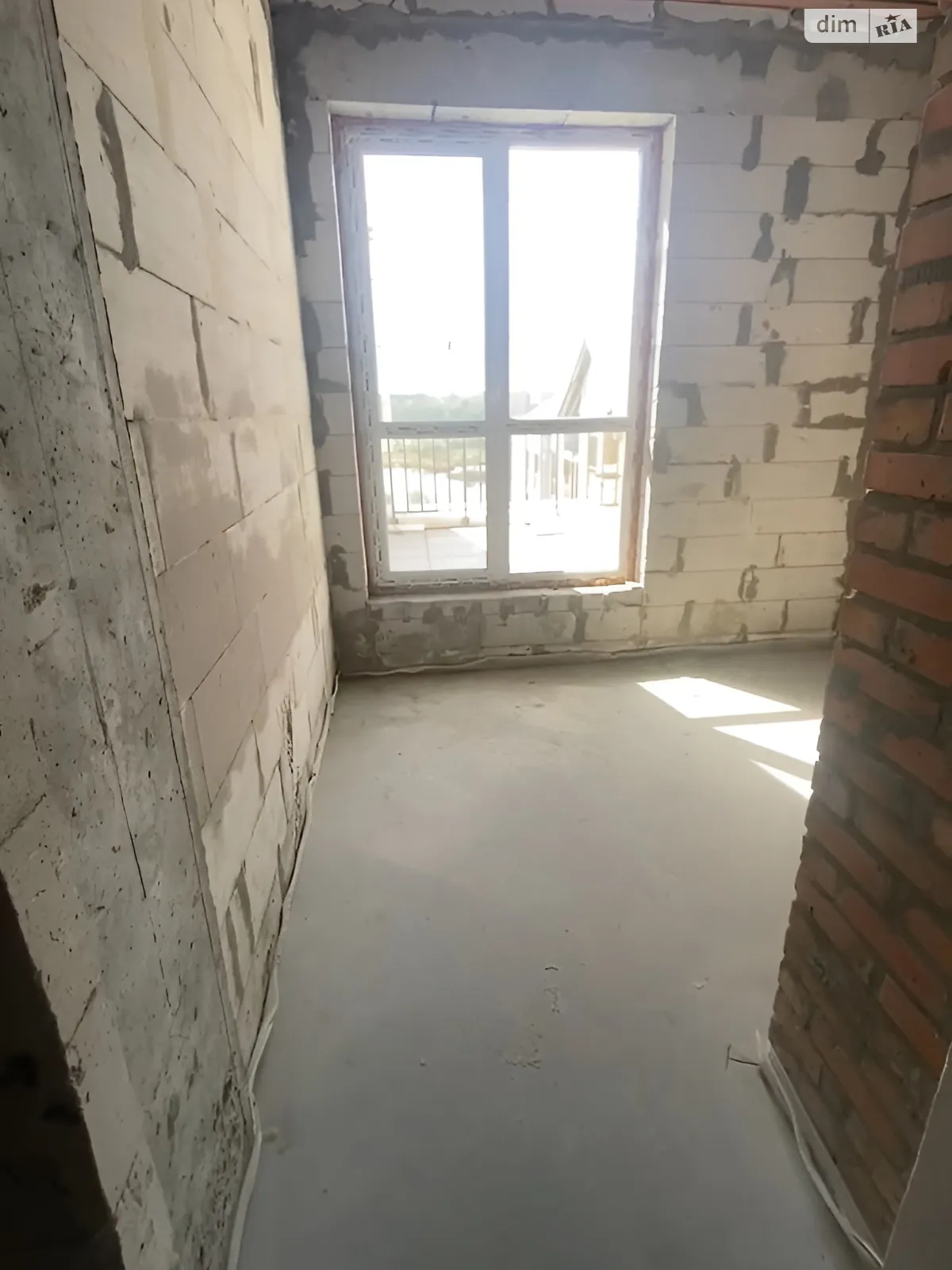 Продается 1-комнатная квартира 38 кв. м в Гостомеле, цена: 26500 $ - фото 1