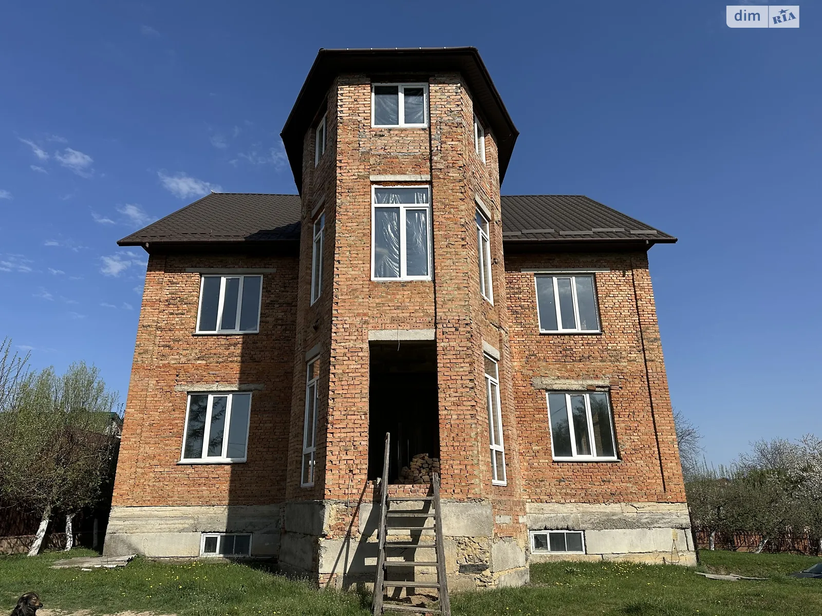 Продається будинок 3 поверховий 360 кв. м з ділянкою, цена: 90000 $ - фото 1