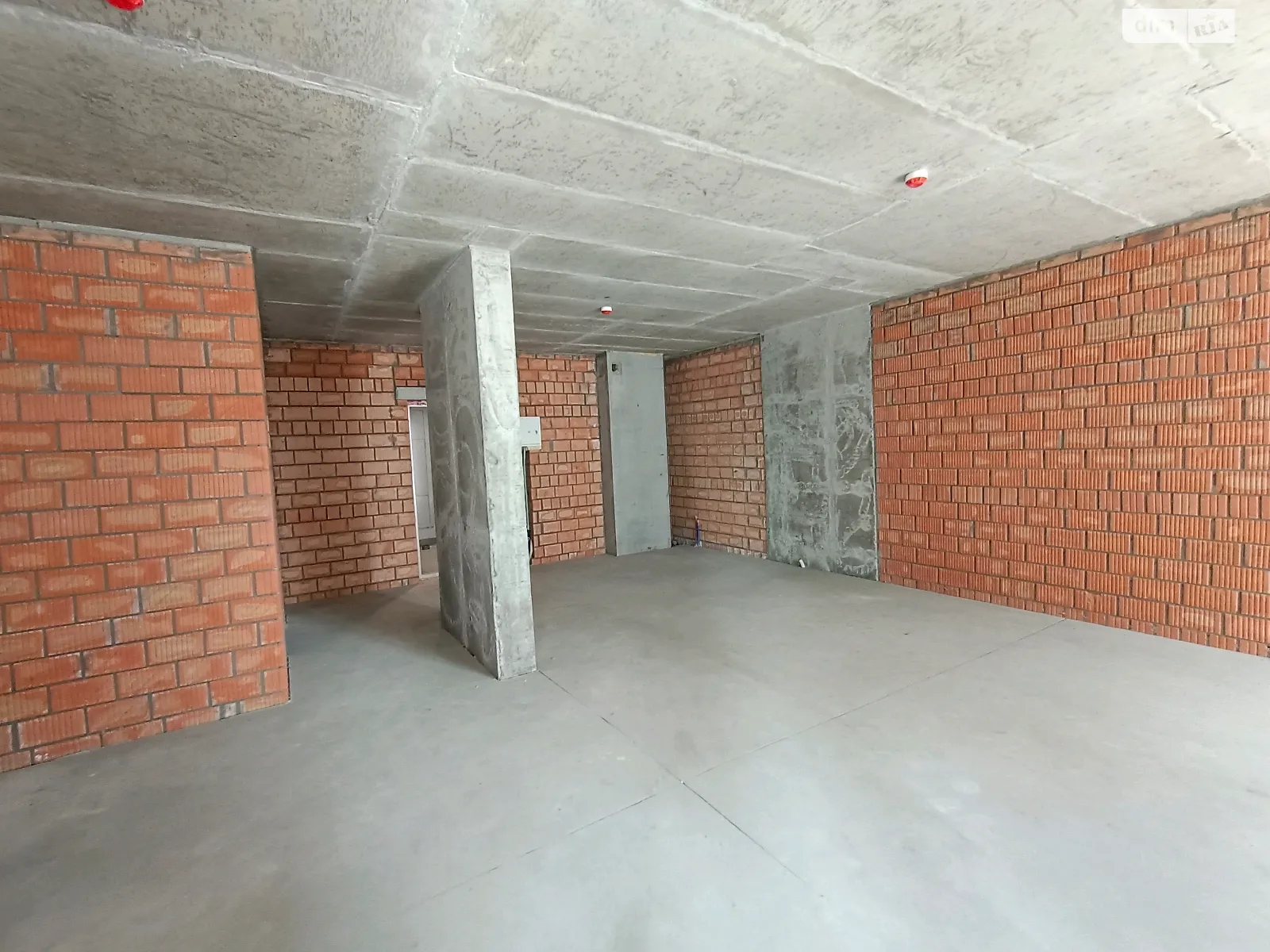 Продается 1-комнатная квартира 63 кв. м в Киеве, ул. Евгения Маланюка(Сагайдака), 101 - фото 1