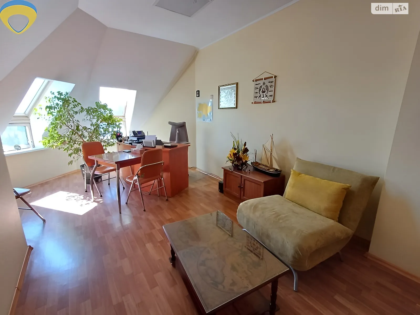 Продается офис 105 кв. м в бизнес-центре, цена: 85000 $ - фото 1