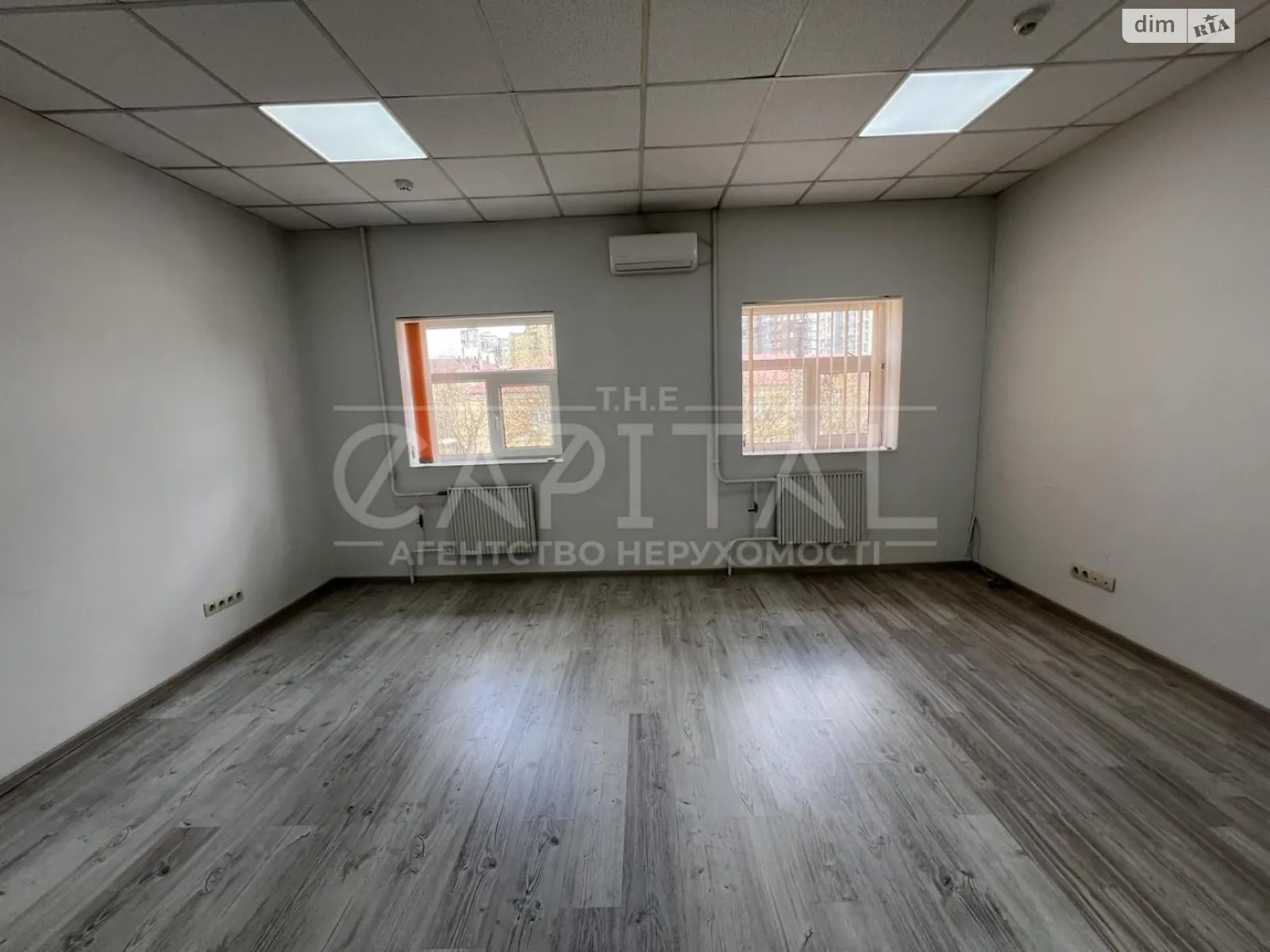 Сдается в аренду офис 235 кв. м в бизнес-центре, цена: 2300 $ - фото 1