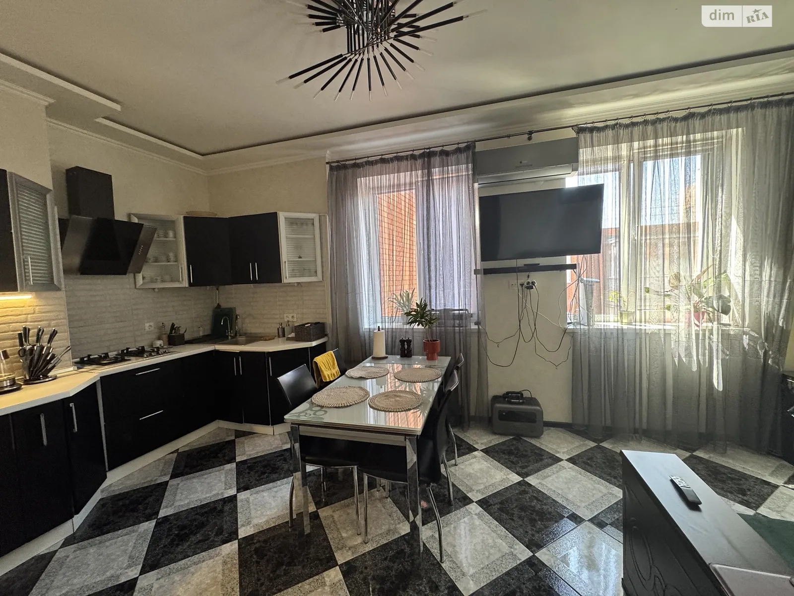 Продается 1-комнатная квартира 50.7 кв. м в Одессе, пер. Книжный - фото 1