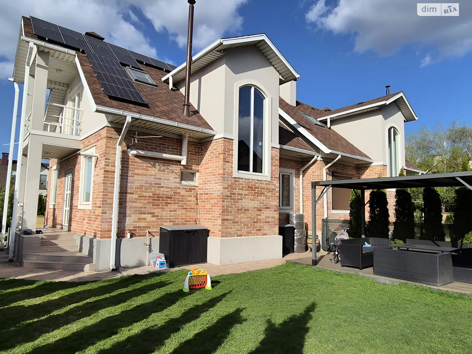 Продается дом на 2 этажа 118.4 кв. м с гаражом, цена: 215000 $ - фото 1