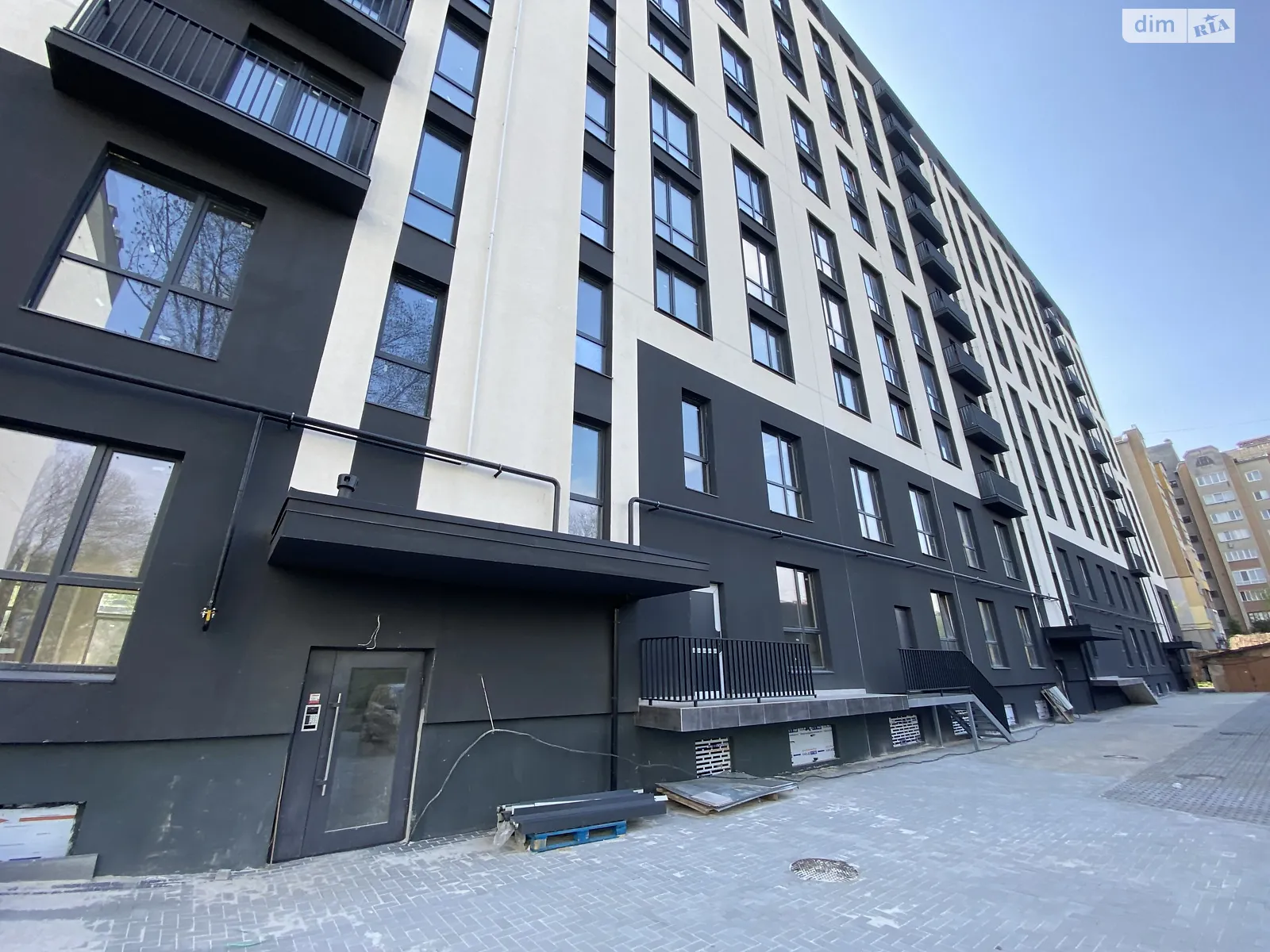 Продается 2-комнатная квартира 72 кв. м в Ивано-Франковске, ул. Ленкавского, 2А - фото 1