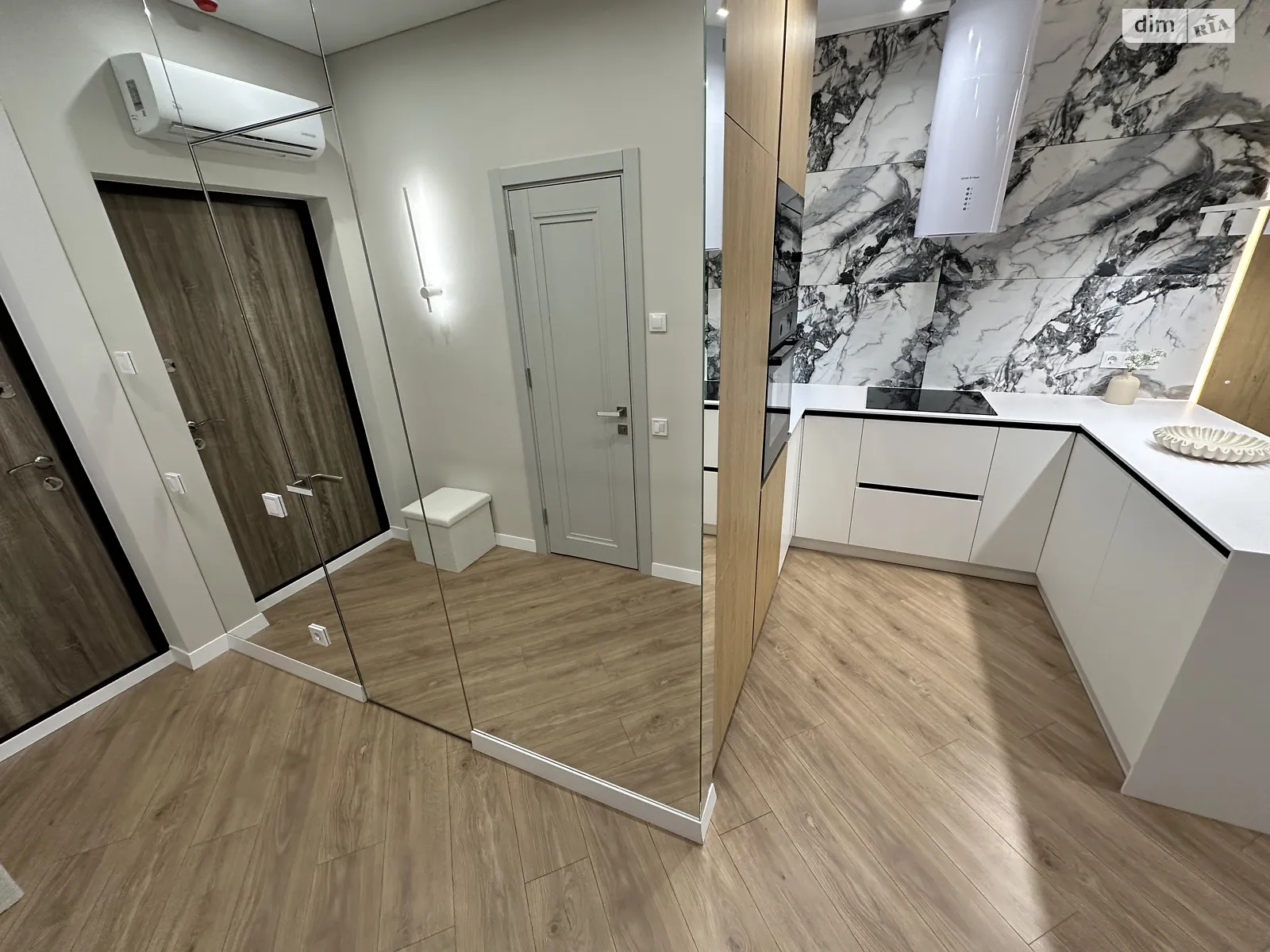 Продається 1-кімнатна квартира 43 кв. м у Одесі, вул. Генуезька, 1/1 - фото 1