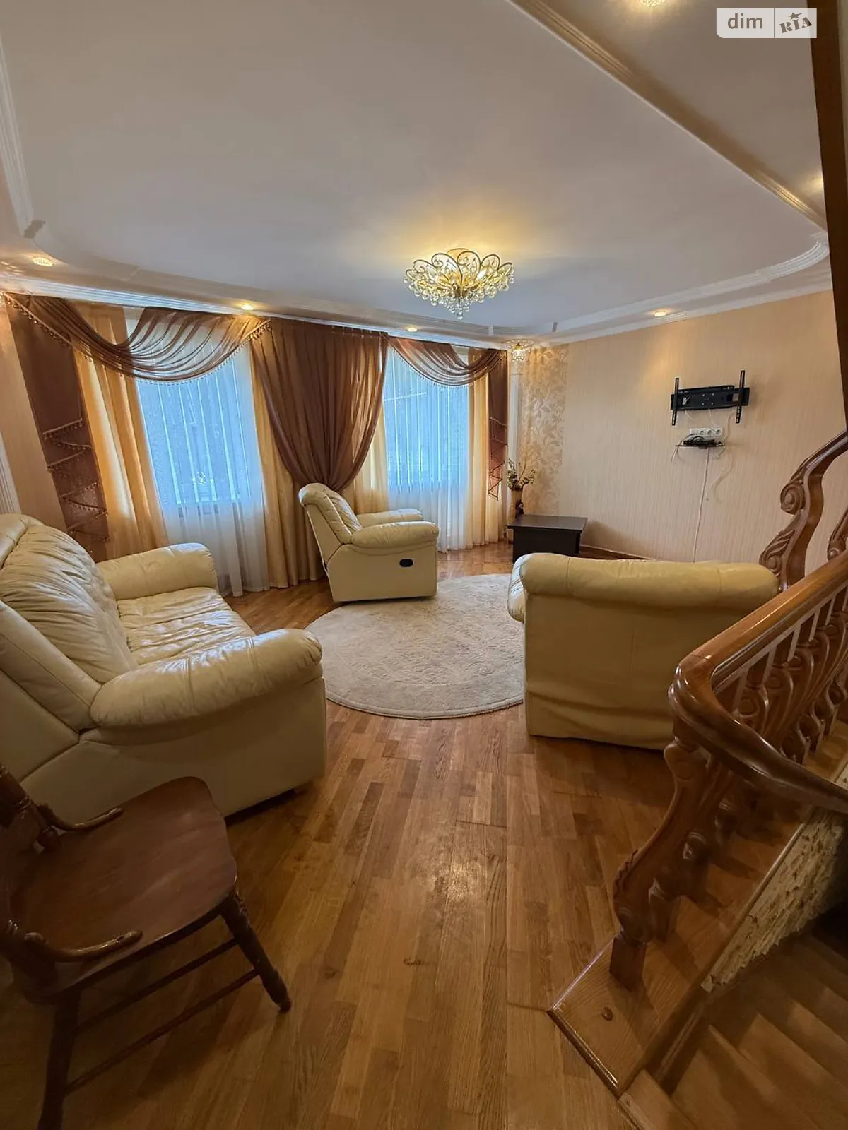Продається 4-кімнатна квартира 117.7 кв. м у Пирогівцях, вул. М. Штена, 16 - фото 1
