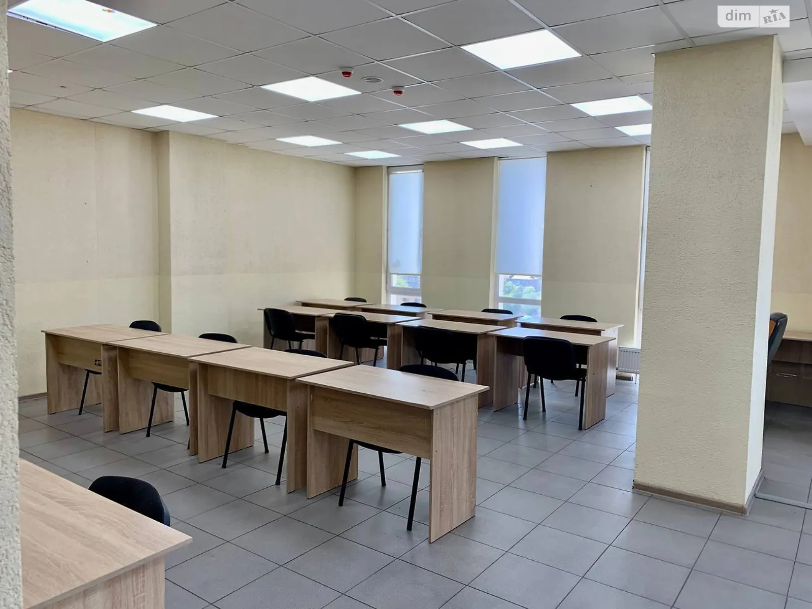 Сдается в аренду офис 126 кв. м в бизнес-центре, цена: 26000 грн - фото 1