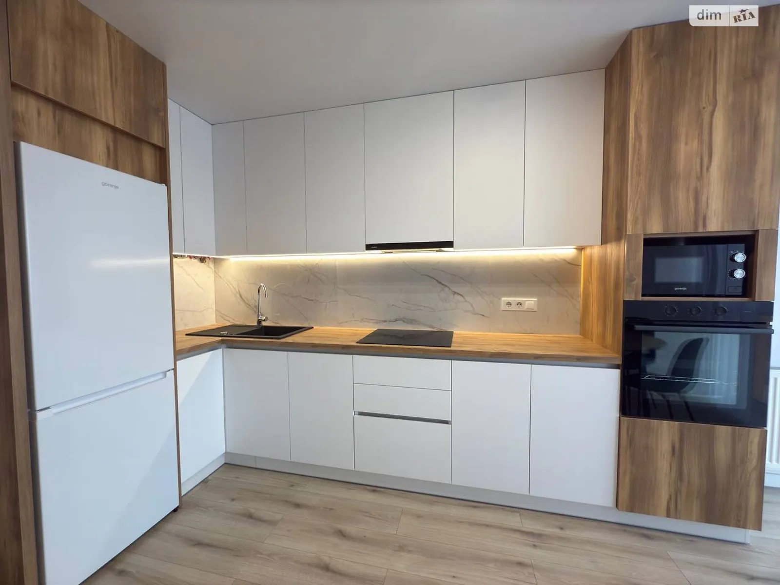 Продается 2-комнатная квартира 67.7 кв. м в Львове, ул. Стрыйская, 45Г - фото 1