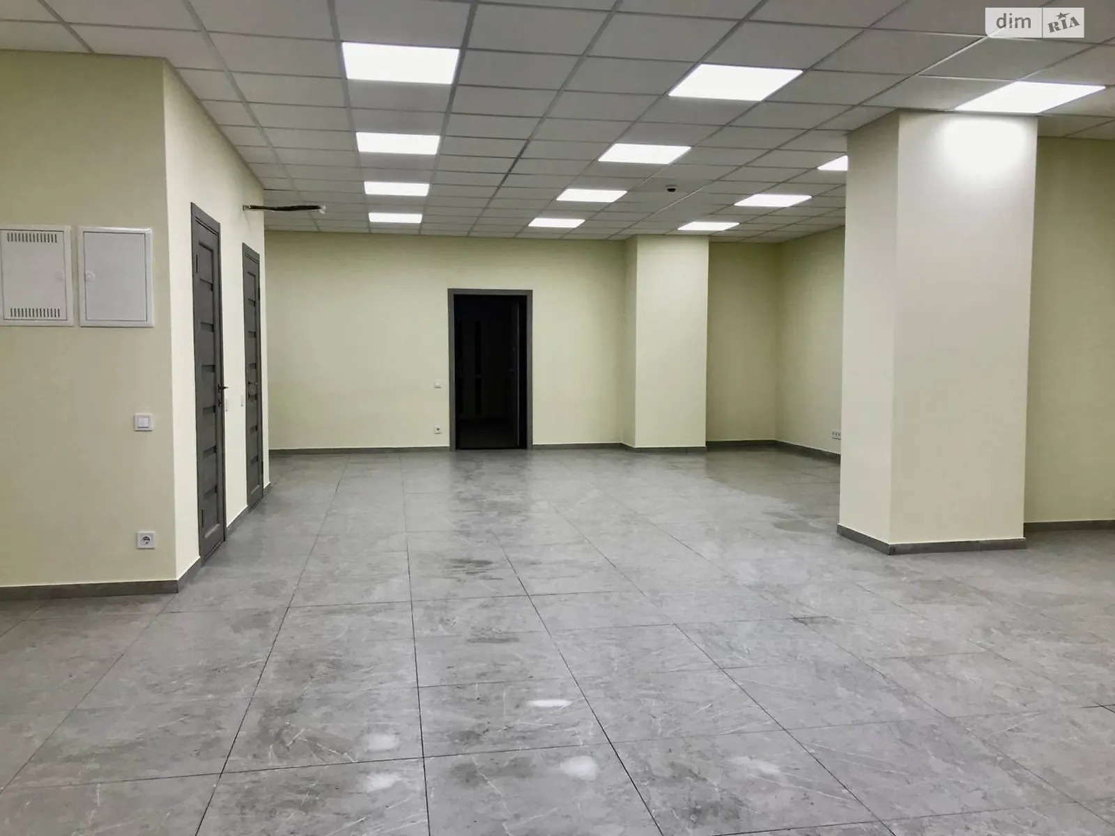 Сдается в аренду офис 115 кв. м в бизнес-центре, цена: 1150 $ - фото 1