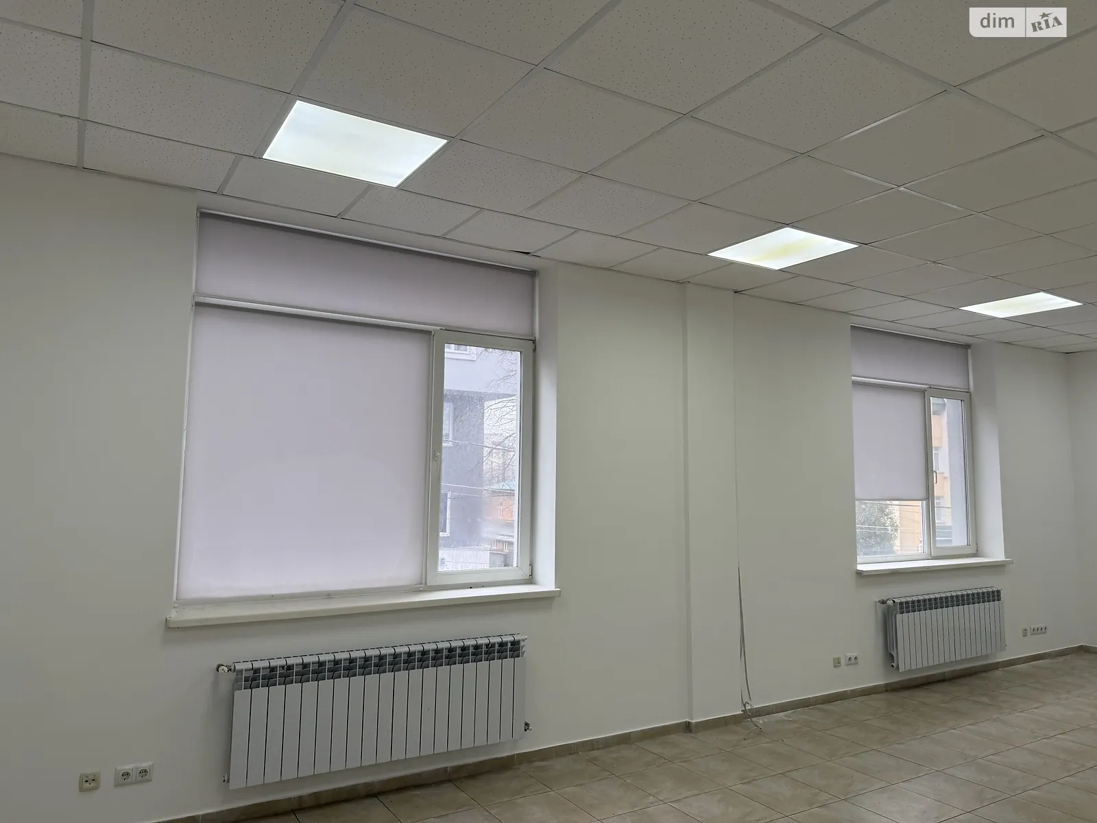 Продается офис 2000 кв. м в бизнес-центре, цена: 3500000 $ - фото 1