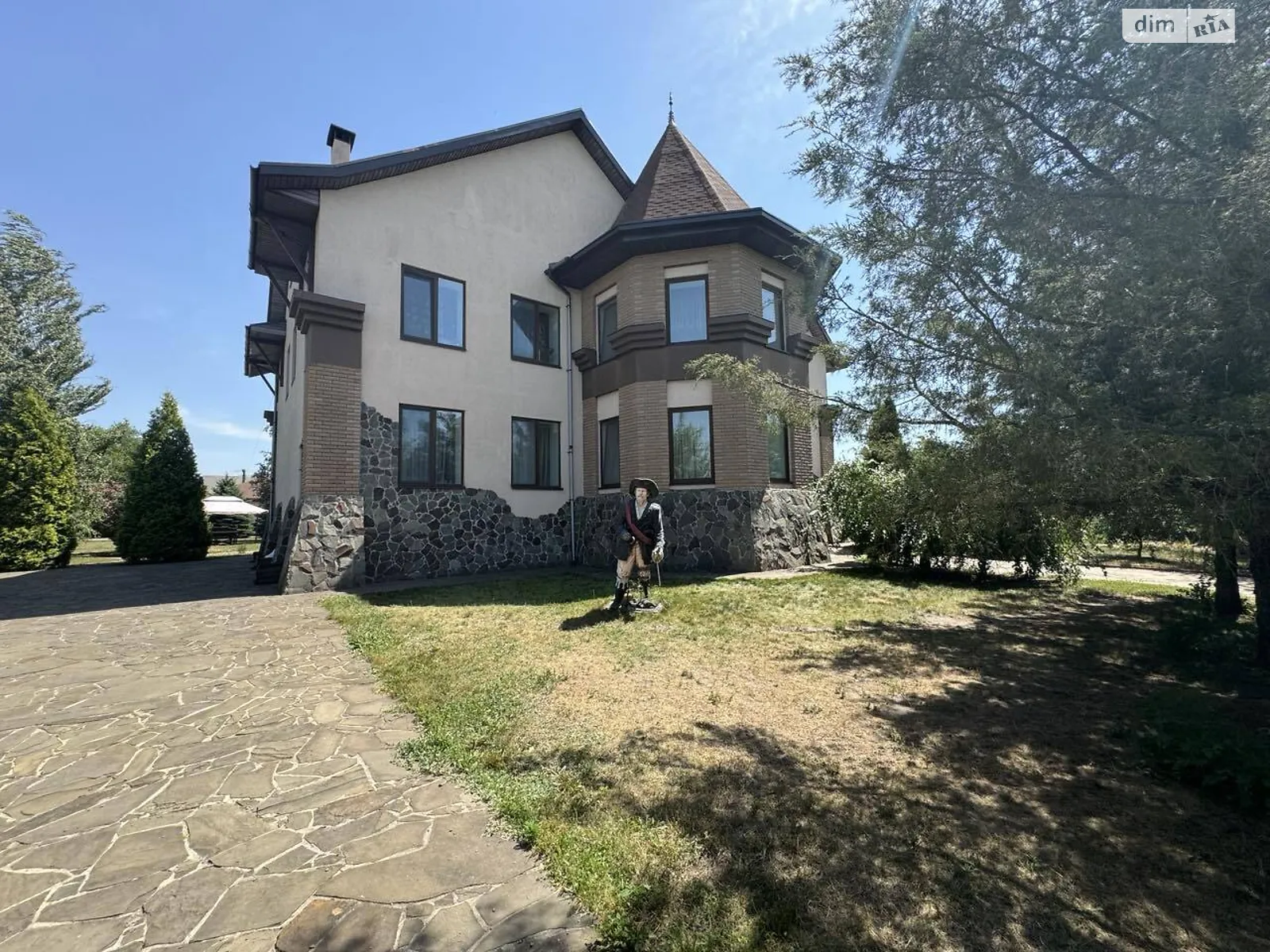 Продается дом на 3 этажа 499.7 кв. м с беседкой, цена: 340000 $ - фото 1