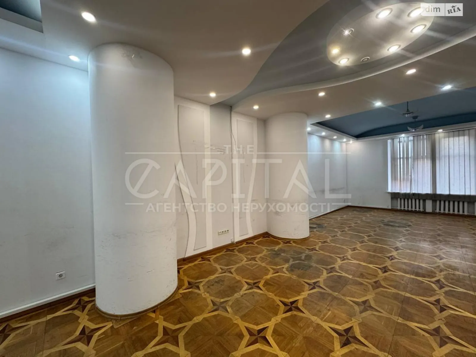 Сдается в аренду офис 269 кв. м в бизнес-центре, цена: 2245 $ - фото 1