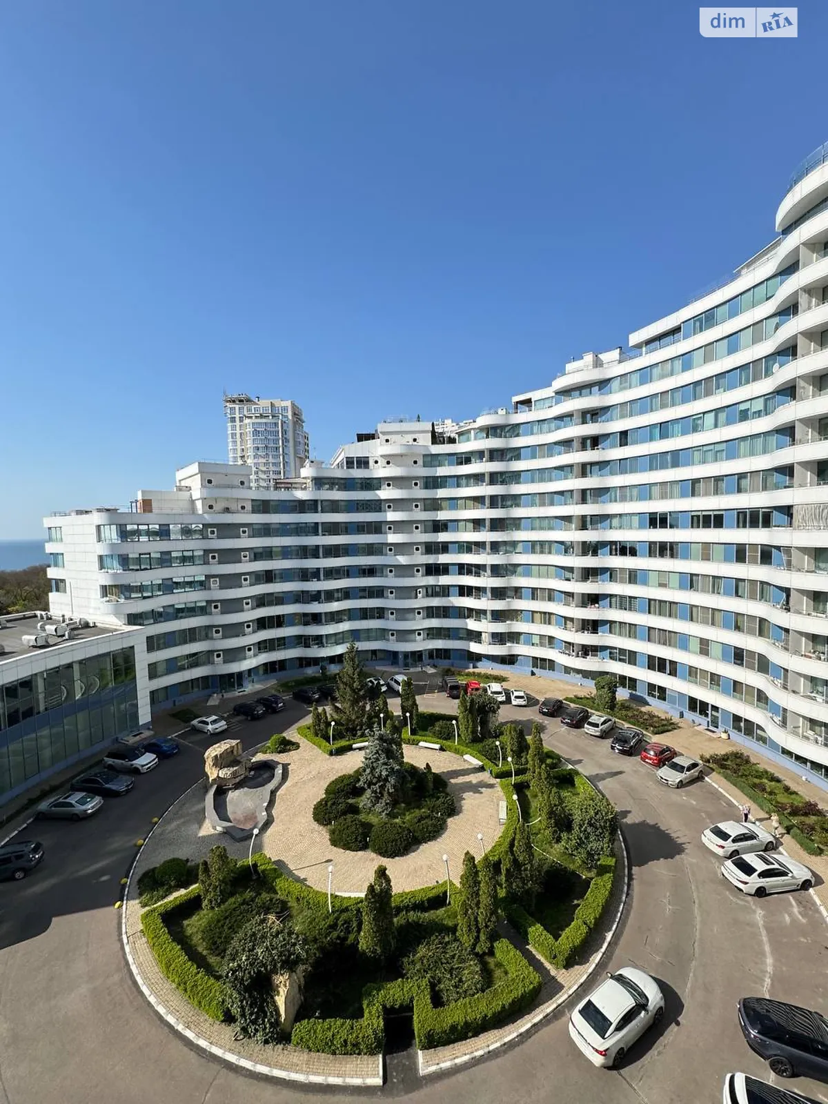 Продається 3-кімнатна квартира 128.7 кв. м у Одесі, вул. Літературна, 1А - фото 1