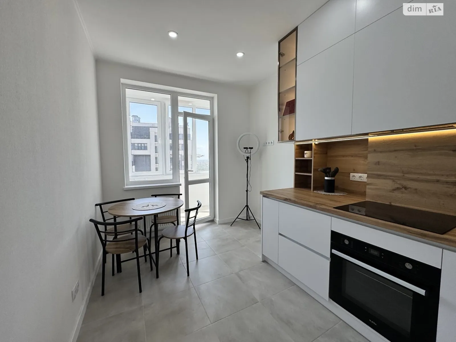 Продається 1-кімнатна квартира 41 кв. м у Лиманці, вул. Спортивна, 3/5 - фото 1