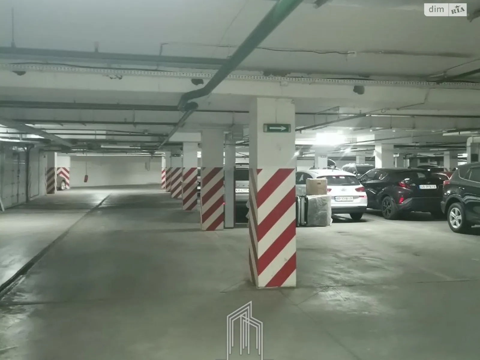 Продается подземный паркинг под легковое авто на 14 кв. м, цена: 23500 $ - фото 1