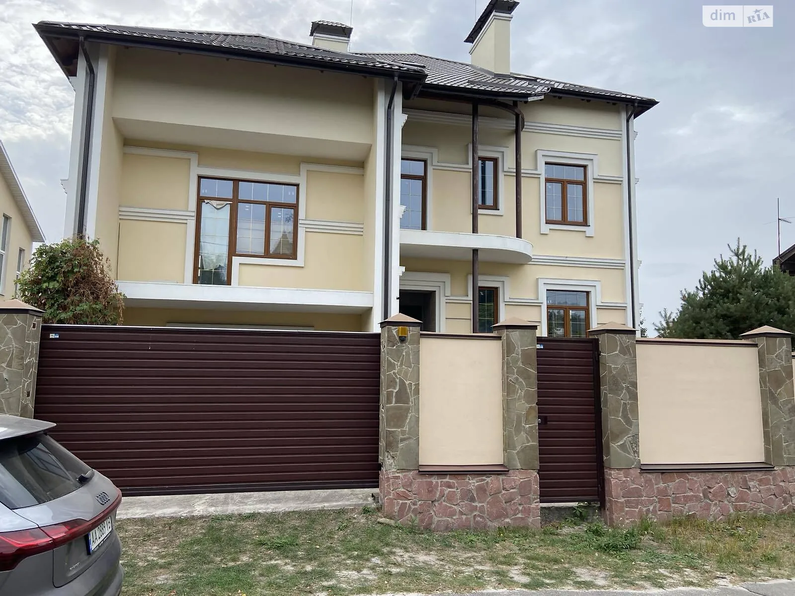 Сдается в аренду дом на 3 этажа 588 кв. м с баней/сауной, цена: 3500 $ - фото 1