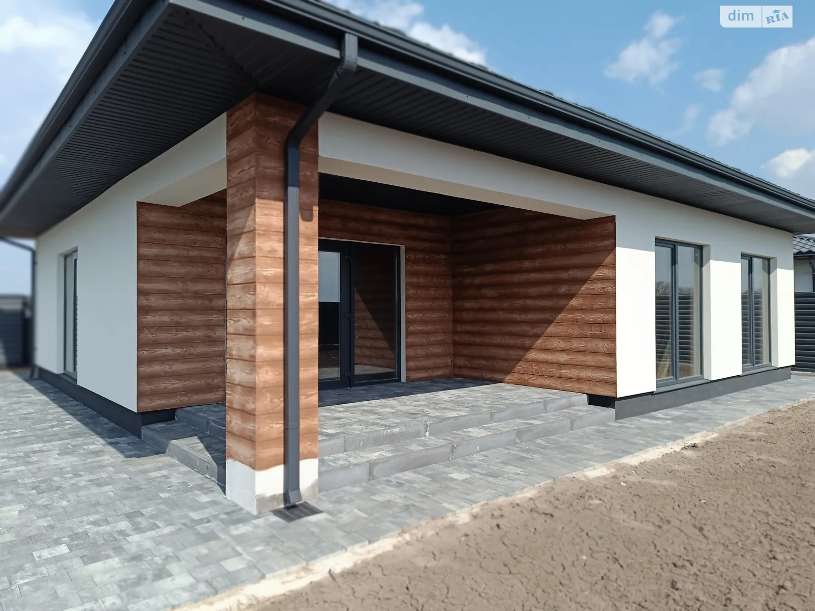 Продається одноповерховий будинок 115 кв. м з каміном, цена: 79000 $ - фото 1
