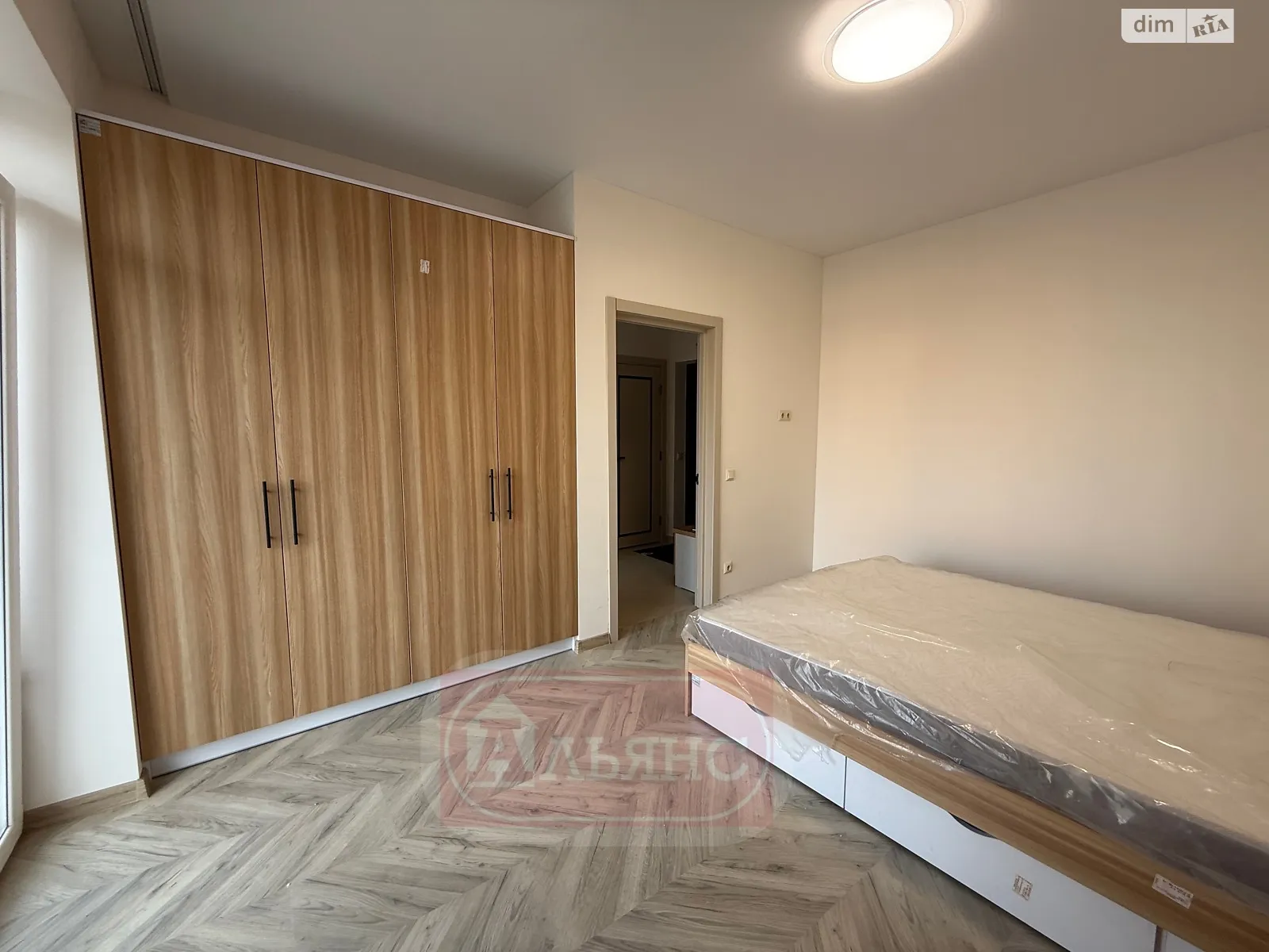 Продається 1-кімнатна квартира 32 кв. м у Ужгороді, вул. Легоцького - фото 1