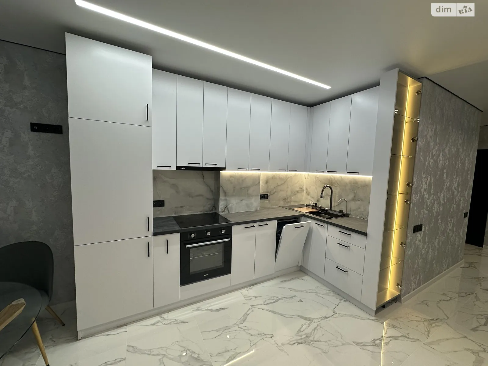 Продается 3-комнатная квартира 70 кв. м в Одессе, ул. Марсельская, 33В - фото 1