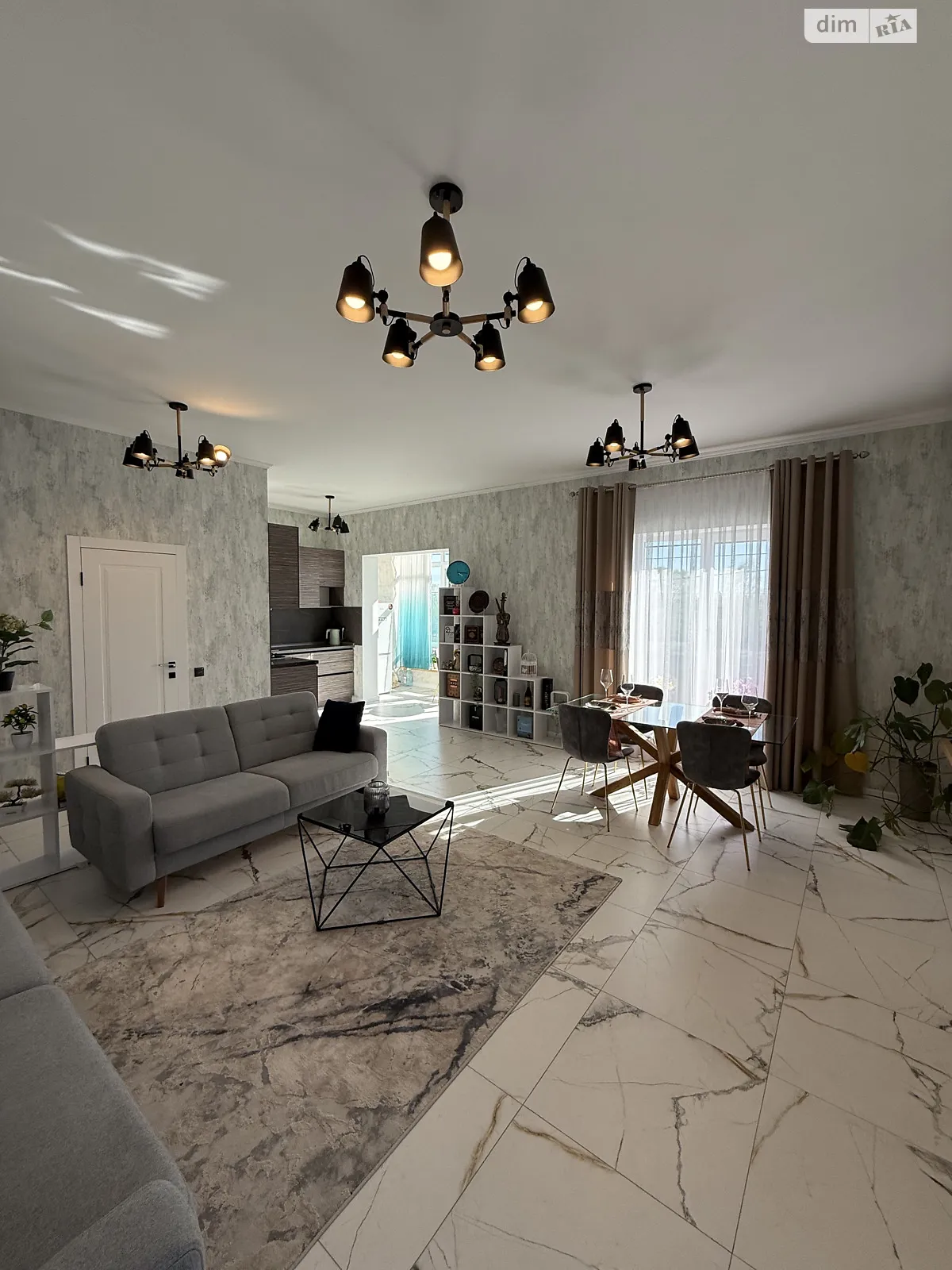 Продается 1-комнатная квартира 67 кв. м в Пилиповичах, пер. Горный, 66 - фото 1