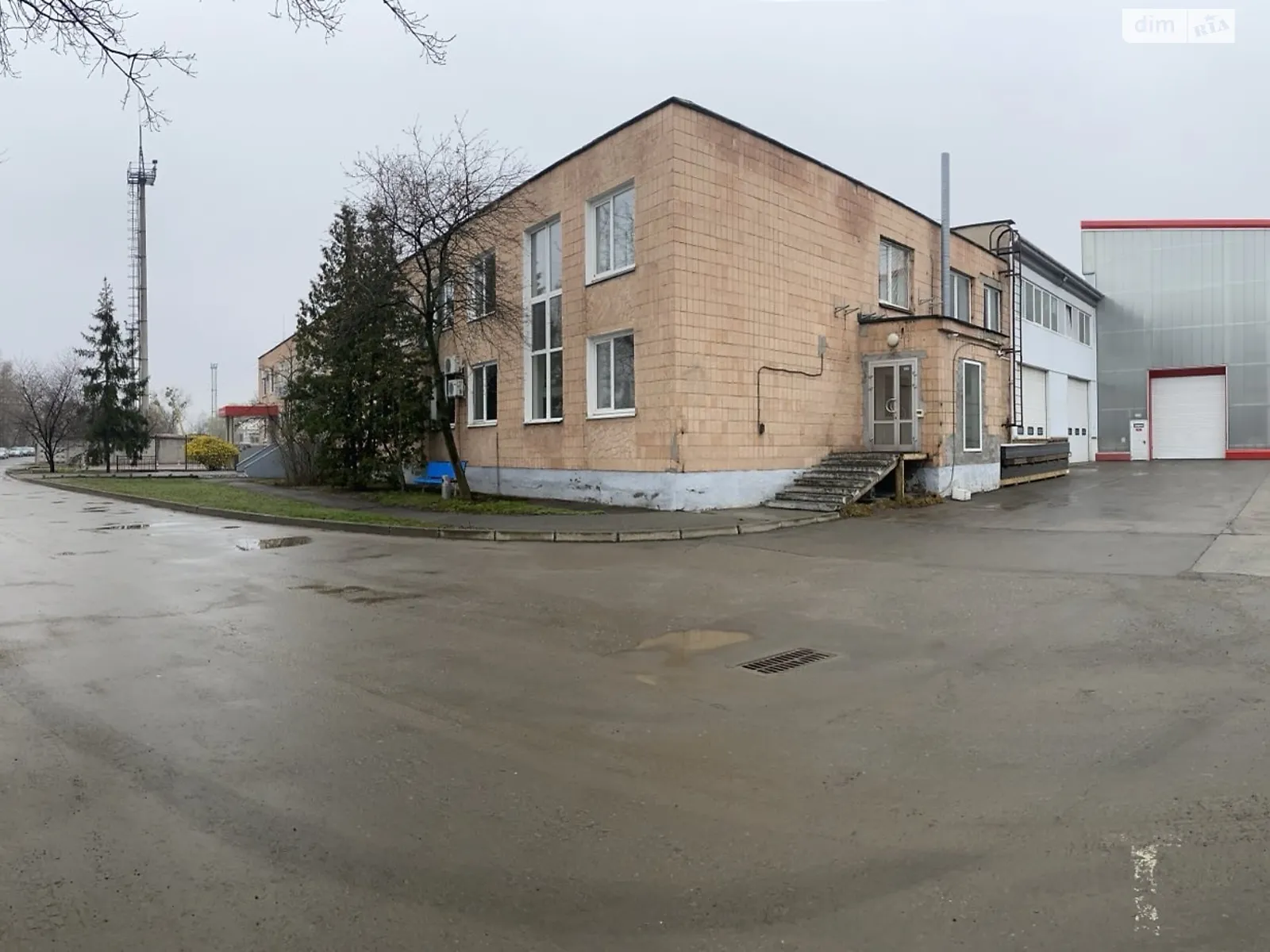 Сдается в аренду офис 243 кв. м в бизнес-центре, цена: 1050 $ - фото 1