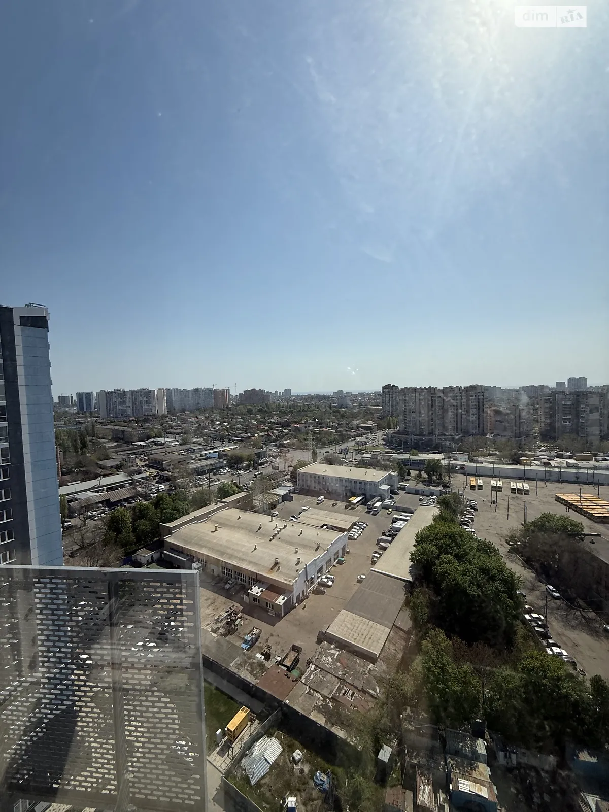 Продается 1-комнатная квартира 45 кв. м в Одессе, ул. Варненская, 27А/5 - фото 1