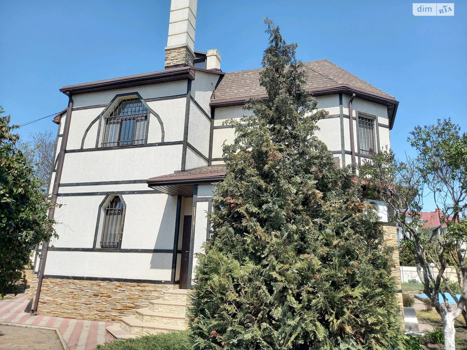 Продается дом на 2 этажа 320 кв. м с баней/сауной, цена: 265000 $ - фото 1