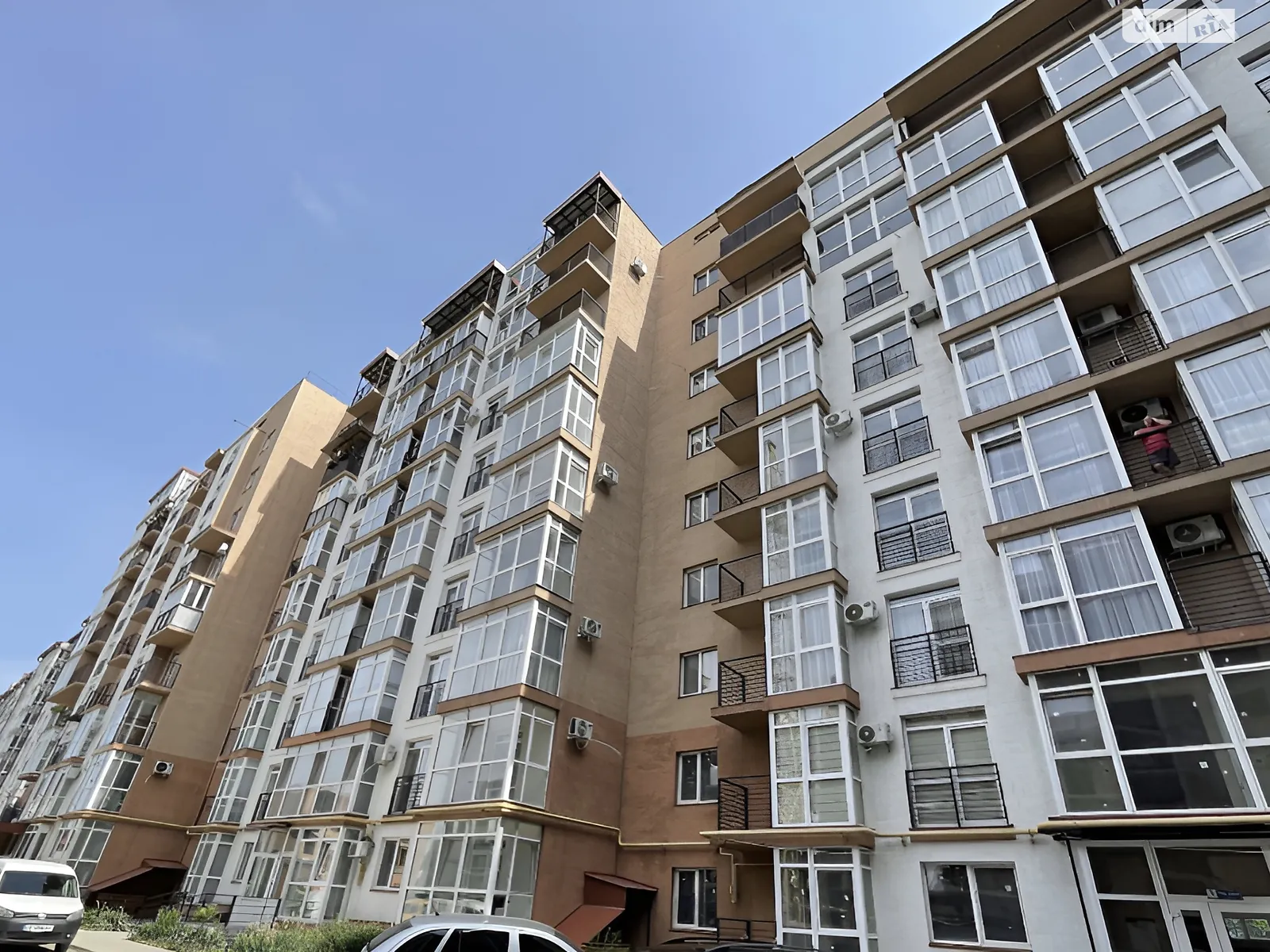 Продается 1-комнатная квартира 52 кв. м в Черновцах, ул. Русская, 237 - фото 1
