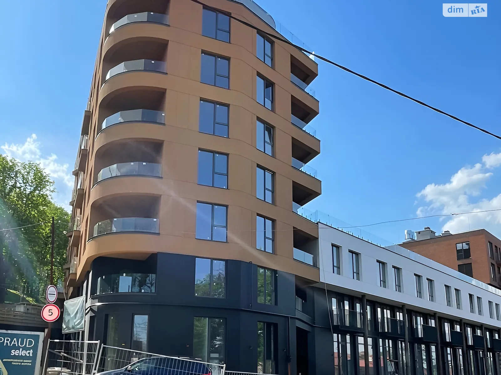 Продается 2-комнатная квартира 70.3 кв. м в Львове, ул. Клепаровская, 15 - фото 1