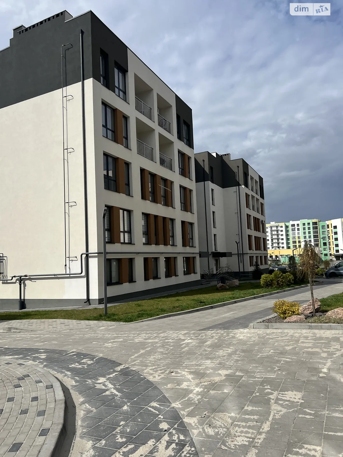 Продается 2-комнатная квартира 53 кв. м в Ровно, ул. Николая Боголюбова, 5А - фото 1