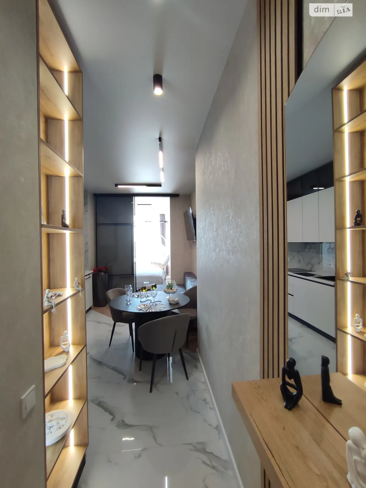 Продается 1-комнатная квартира 38 кв. м в Одессе, пер. Мореходный, 2А - фото 1