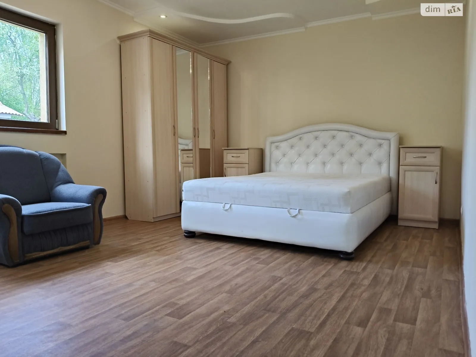Сдается в аренду дом на 3 этажа 120 кв. м с камином, цена: 32000 грн - фото 1